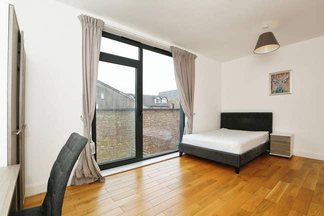 Lovely Ensuite Room Available - All Bills Included Main Photo