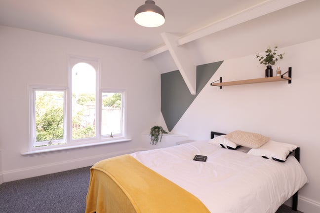 Large Recently Refurbished,*Bills Incl - Regent Rd Main Photo