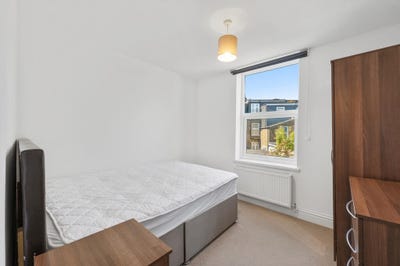 Lovely Double Room in Wimbledon w/Private Bathroom Main Photo