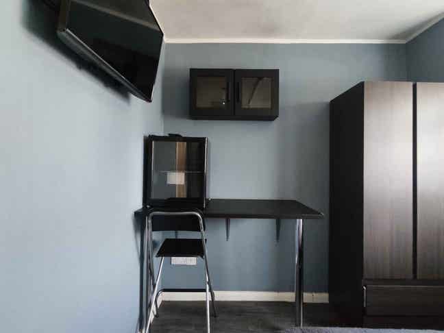 En-suite room with private bathroom in WS10 7NJ Main Photo