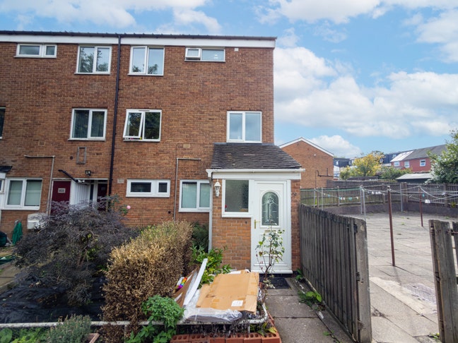 Stunning 4 Bed Shared House - Need One Tenant  Main Photo