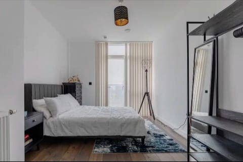 Stylish & Spacious Fully Furnished Double Room Main Photo
