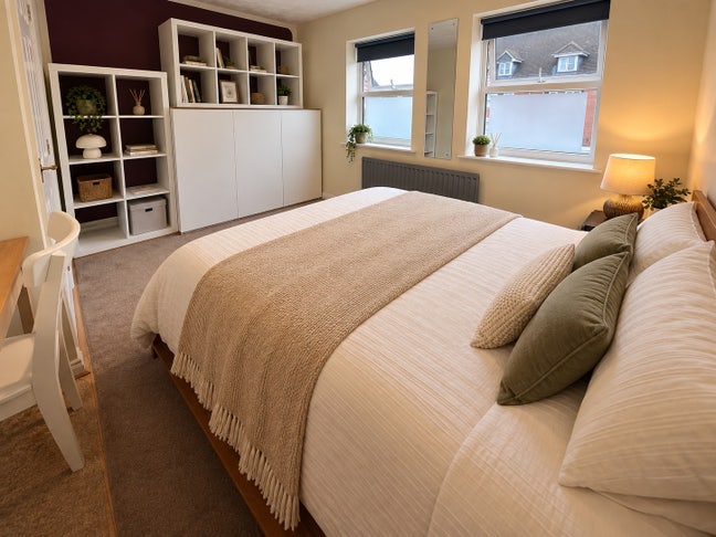 Bright double  room – Warwick Gates (CV34) Main Photo