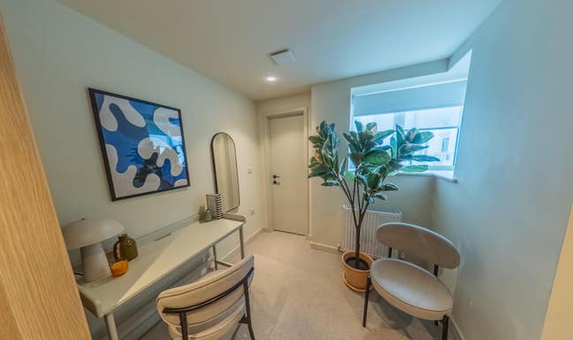 Brand-New Luxury Double Room | All Bills Included! Main Photo