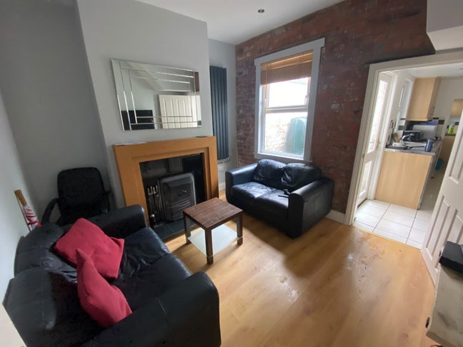 Single room in shared house South Belfast  Main Photo