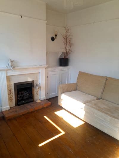 Room available for professional single female. Main Photo