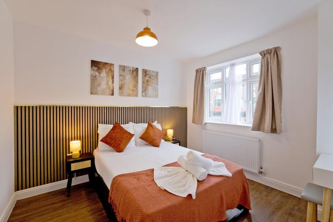 New & Modern 1 Bed in Manor House Main Photo