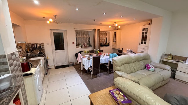 One single room is available in M13 Main Photo