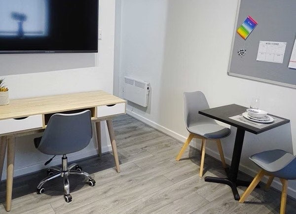 Gold Studio Flat Brunel Court Preston Main Photo