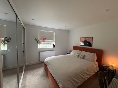 Beautiful one bed flat in Wimbledon Main Photo