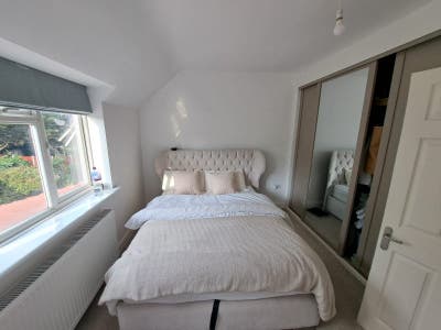 🏡 Spacious 3-Bed Home in Romford | Available NOW Main Photo