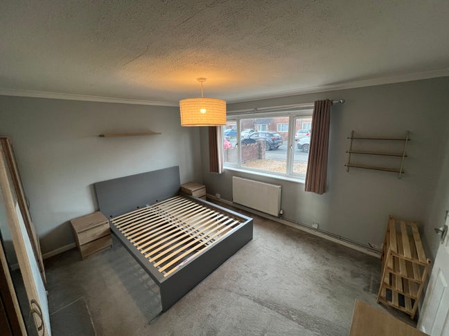 Double room to rent. Melksham.  Main Photo