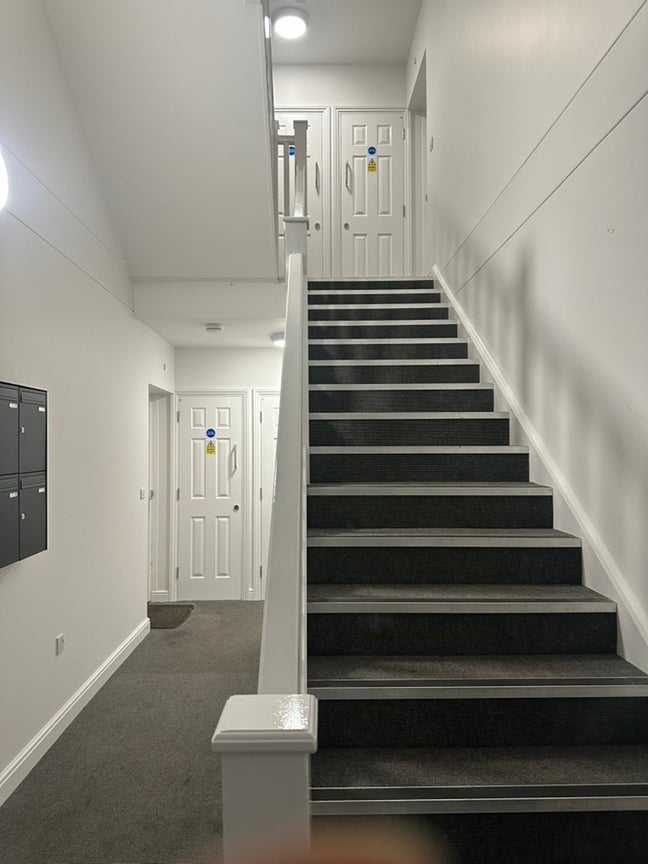 One bed with separate living  flat - To Rent  Main Photo