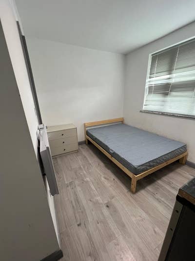 Ensuite Studio Room in Northolt UB54LX Main Photo