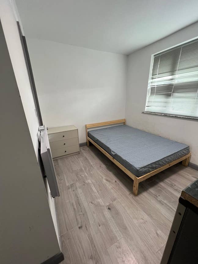 Ensuite Studio Room in Northolt UB54LX Main Photo