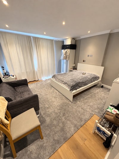 Double room in Sloane square Chelsea Bills include Main Photo