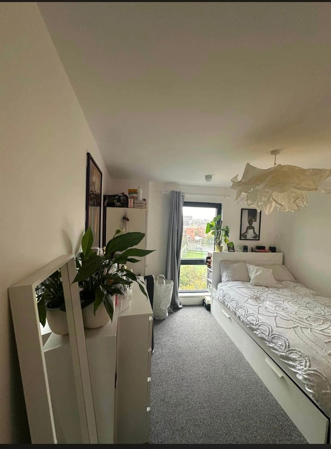 Unfurnished Double Room in Homerton Available Main Photo