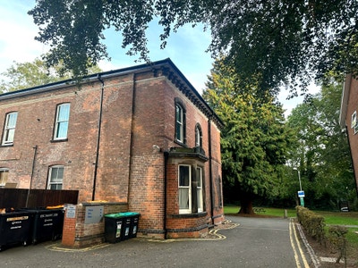 Large Standard Room at Broadgate Park (self-catere Main Photo