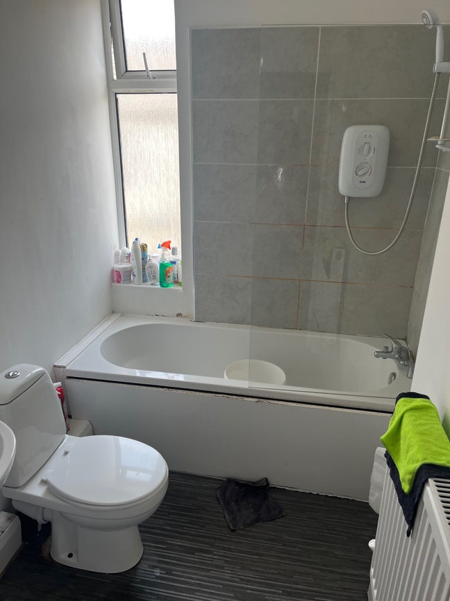 Spacious shared house  Main Photo