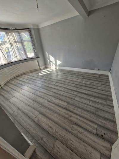 Spacious 7-Bedroom Detached House with Parking Main Photo