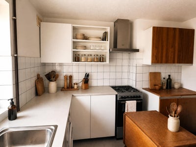 Newly refurbished kitchen Bathroom 1 room left  Main Photo