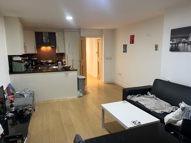 Double room in N8 - available mid December  Main Photo