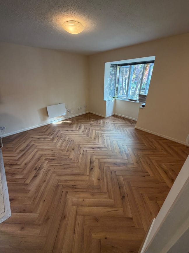 Smart Studio with Private parking in Hanger lane Main Photo
