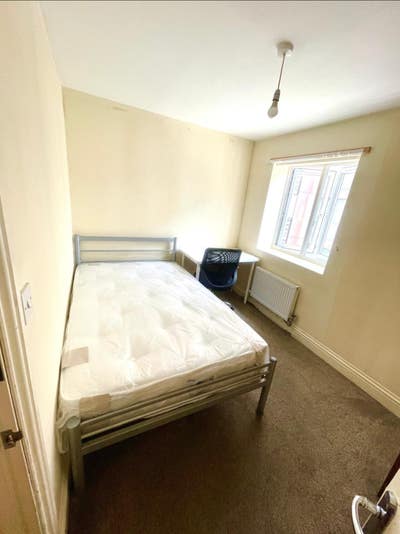 💛 Cosy Room in E1 – Minutes from Shadwell Station Main Photo