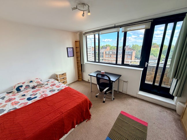 Huge master-Move today-all incl-Private Balcony Main Photo