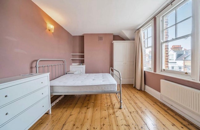 Very large room available in Brixton Main Photo