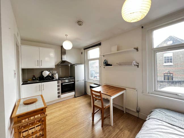  Premium Studio  Minutes from Homerton Hospital Main Photo