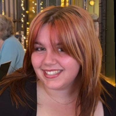 Professional Female seeks a single or double room Main Photo