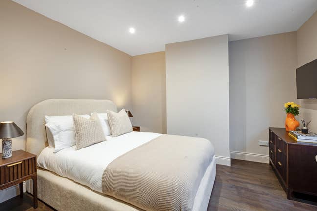 🔥High End House Share🔥 Central Location Parking  Main Photo