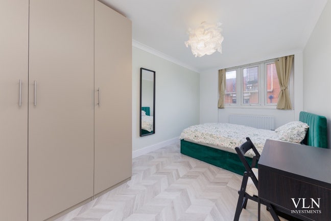 Room with private Bathroom + Cleaning 🧼  Main Photo