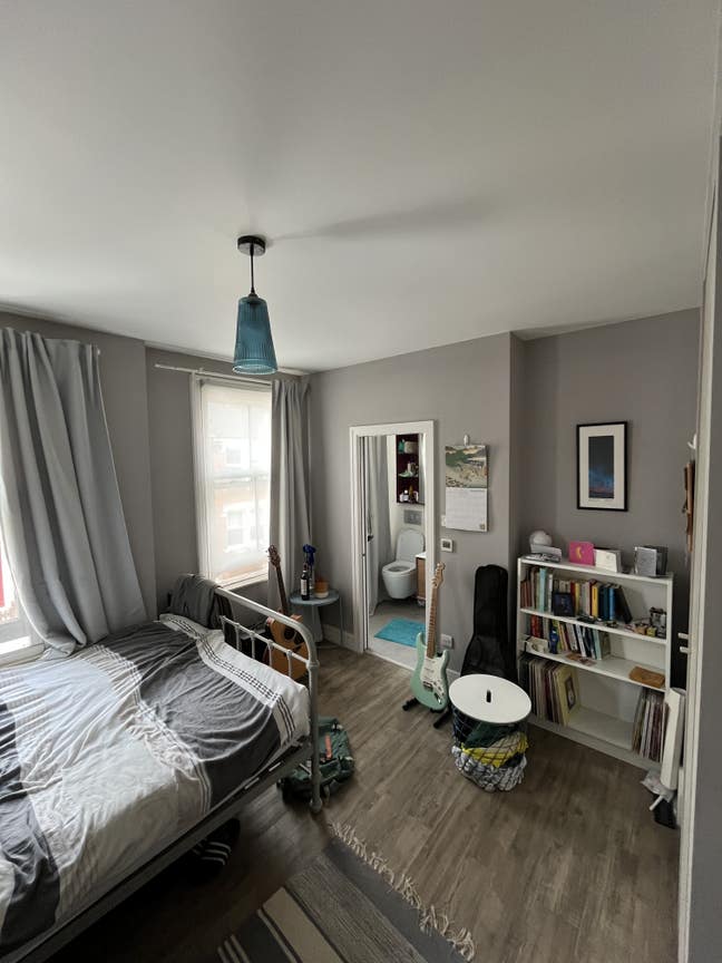 Double bedroom with ensuite in Kennington Main Photo