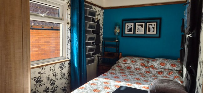 Small double bedroom for female in Taunton Main Photo