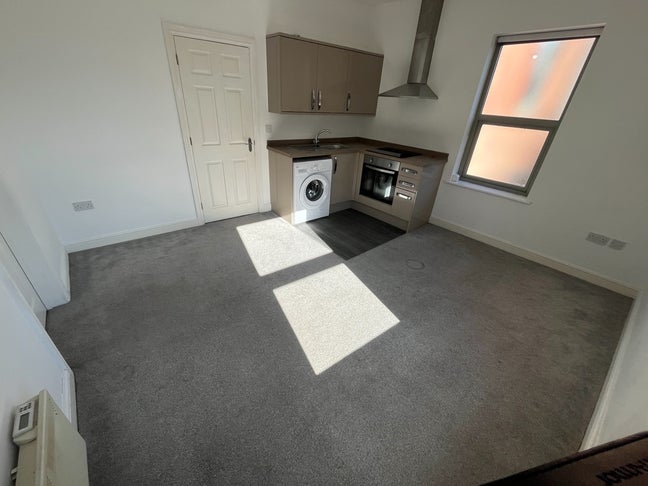 Flat to Rent – Ye Olde Jug and Glass, Edwinstowe Main Photo