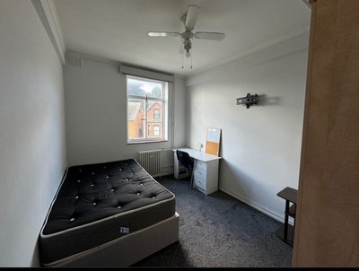 One bedroom shared accommodations  Main Photo