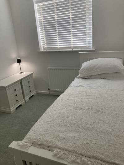 Single bedroom for rent Main Photo