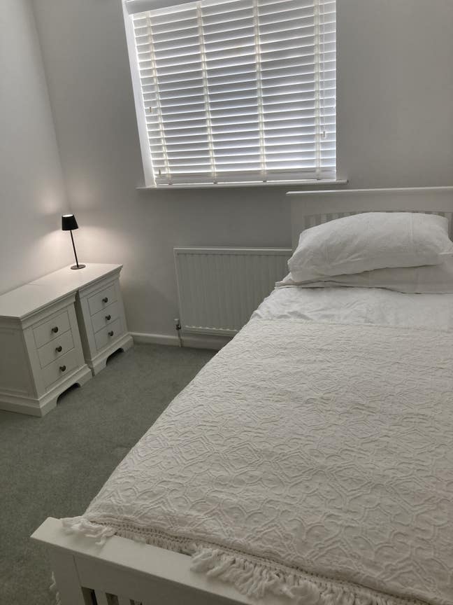 Single bedroom for rent Main Photo