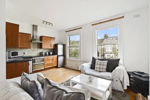 Fully Furnished Double Room in Queens Park Main Photo