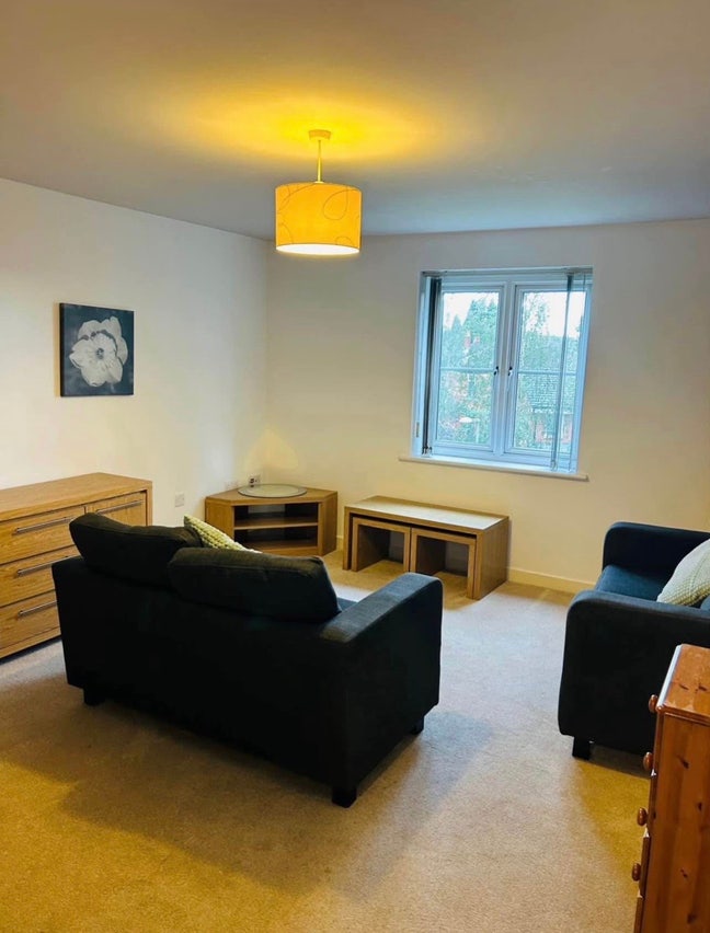 Spacious Double bedroom Main Photo