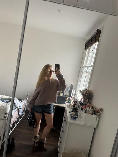 Looking for a room Main Photo