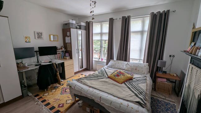 🌟 Big Double Bedroom in Zone1!! Women only  Main Photo