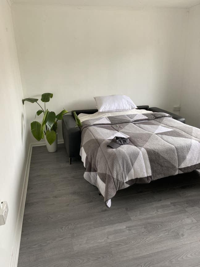 Double bedroom in 2 bedroom flat in Romford  Main Photo