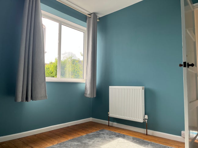 Room available in Crediton with 2nd lounge availab Main Photo