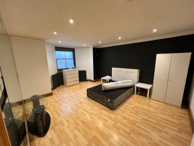 Double&Master room in shared house*Singles Only* Main Photo