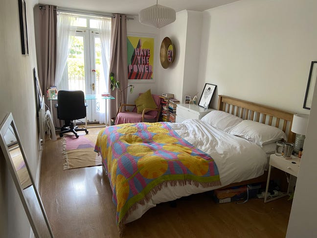 Big double room in zone 1 Main Photo