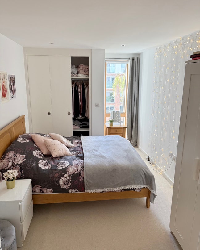 Spacious en-suite room in clapham old town Main Photo