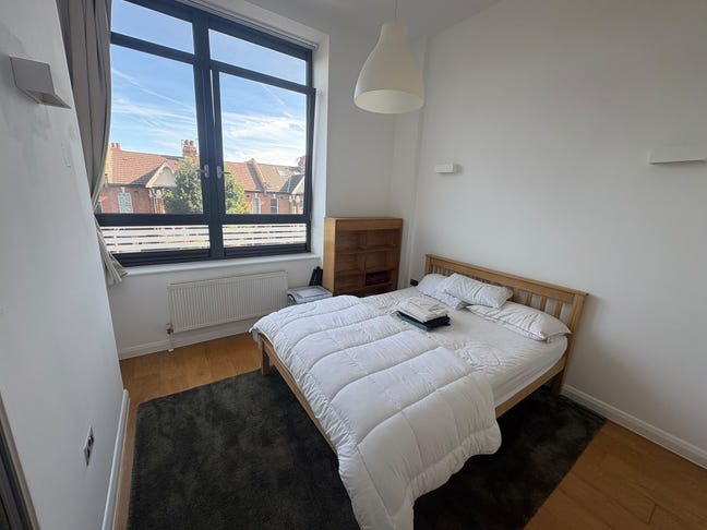 Mon-Fri - En Suite King - Hammersmith - Bills incl Main Photo